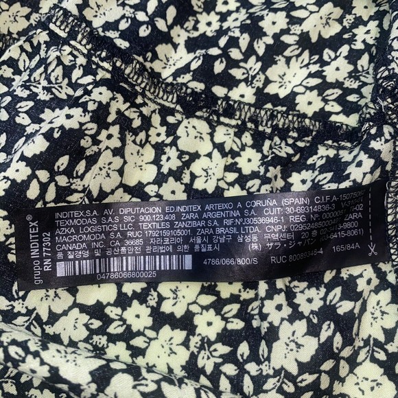 Zara Ditsy Floral Print Flowing Tiered V Neck Mini Dress Black Green Small - Picture 13 of 13